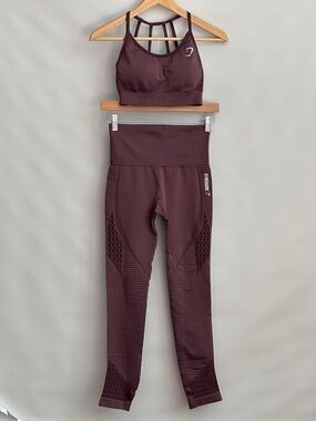 Gymshark Energy Seamless Sports Bra (S) & Leggings (S) Set in Purple